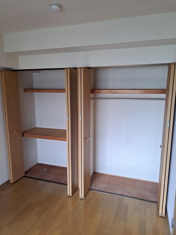収納　お洋服もたくさんしまえますよ