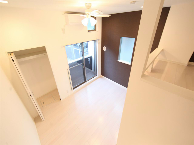 バルコニー　洋室6.3帖　上階ロフト6.1帖（収納でも部屋でも使えます）