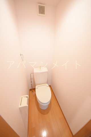 トイレ　清潔感のあるトイレです