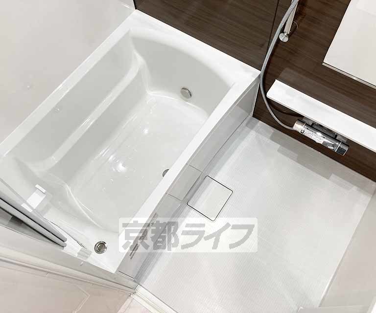 バス・シャワールーム　ゆったり浸かれます