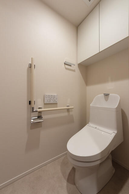 トイレ　※写真は同タイプ住戸です。