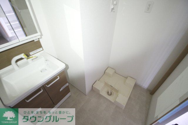 洗面設備　別部屋の写真になりますので実際のお部屋内見願います。