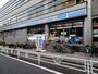 コンビニ　ローソン JPローソン代々木局店（コンビニ）まで190m