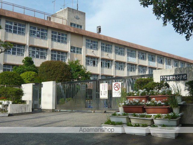 小学校　吉野東小学校（小学校）まで500m
