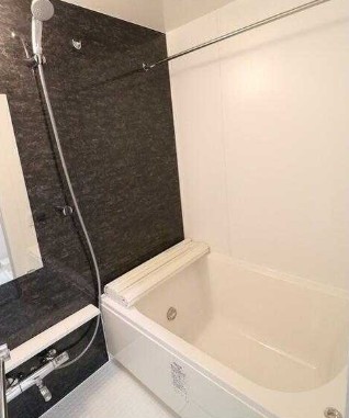 バス・シャワールーム　※別部屋参考写真
