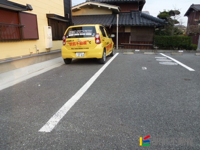駐車場　駐車場
