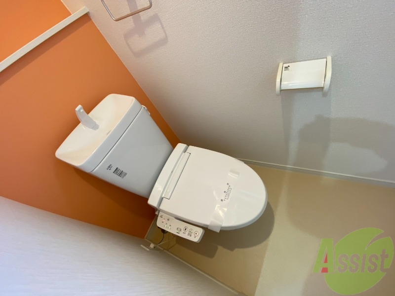 トイレ　トイレは温水洗浄便座で、とても快適にご利用できます。