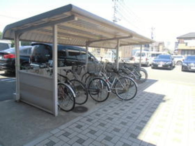 駐車場　駐輪場も完備