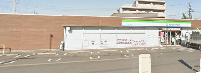 コンビニ　ファミリーマート 半田板山町店（コンビニ）まで737m