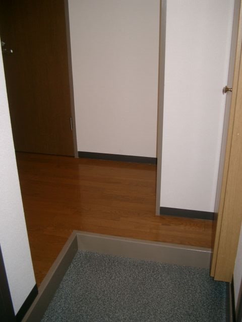 玄関　前入居時の参考写真
