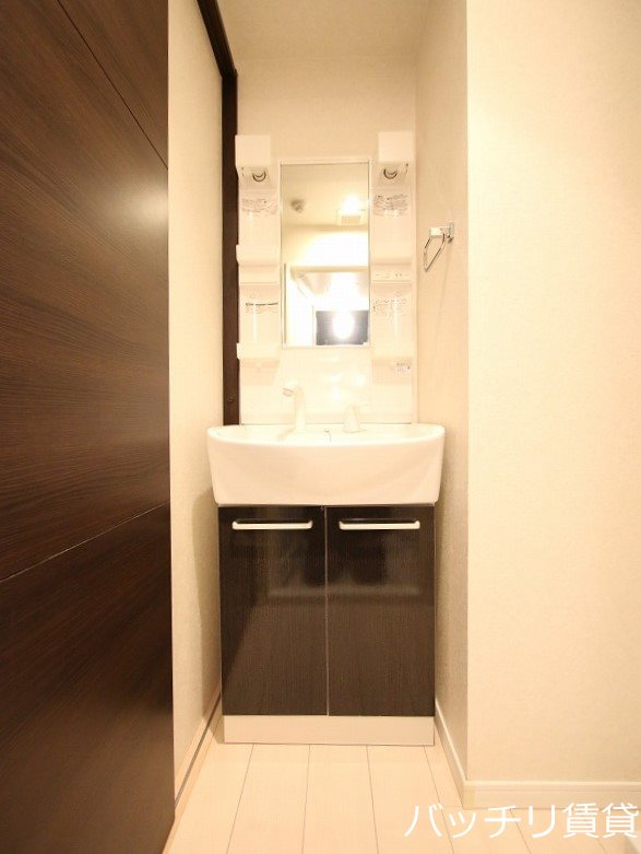 洗面設備　※同マンション別部屋写真の為、現状優先。