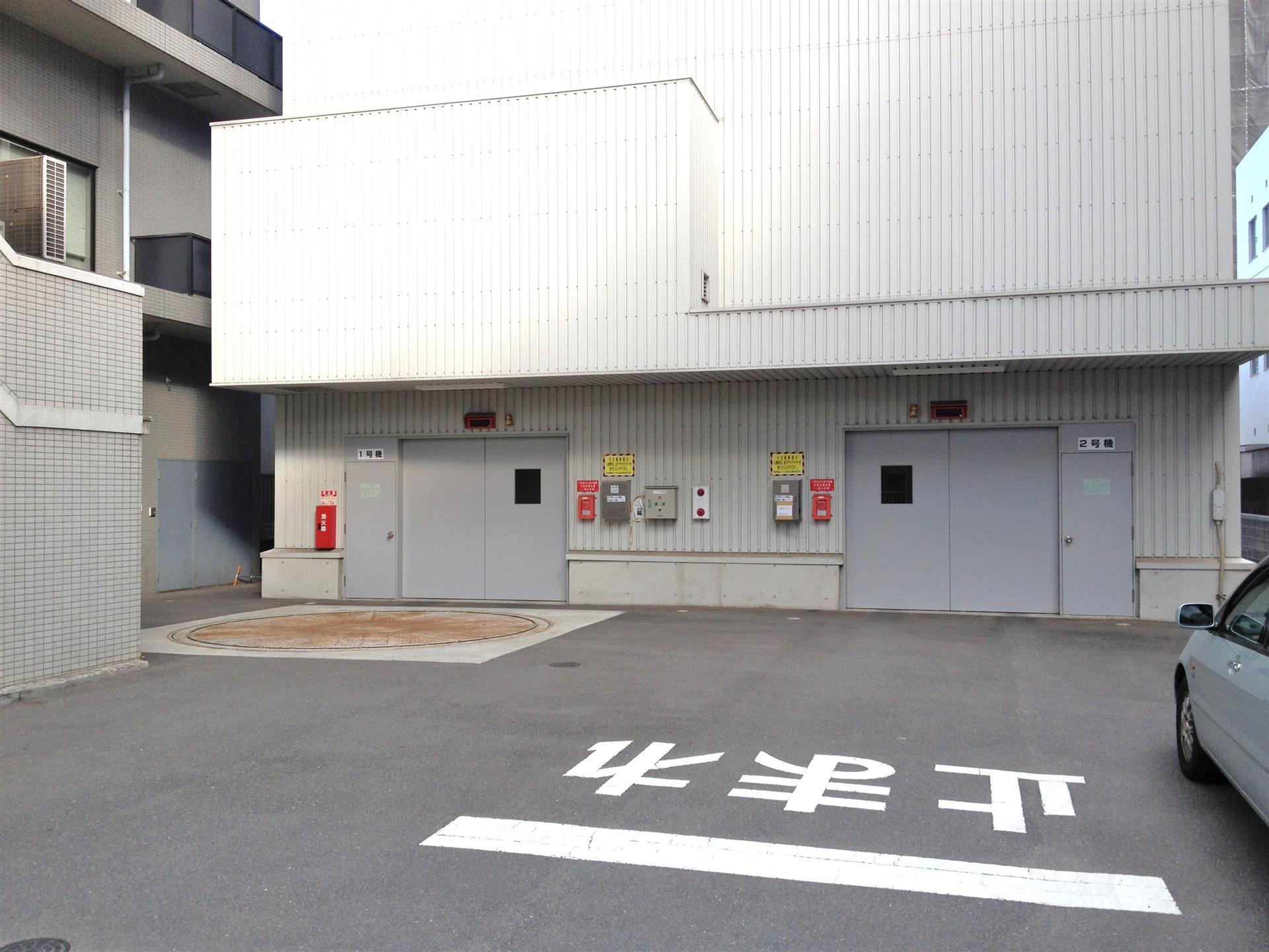 駐車場　駐車場　長5，200幅1，900高1，550まで入庫可