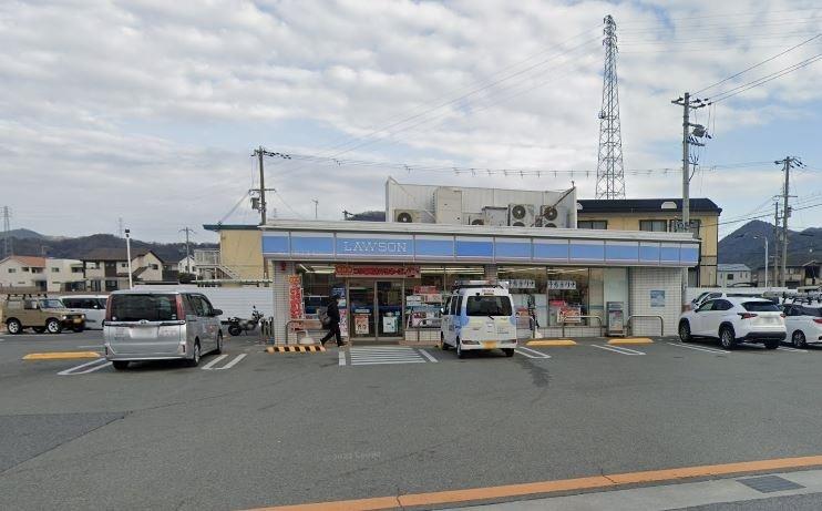 コンビニ　ローソン姫路花田小川店（コンビニ）まで560m