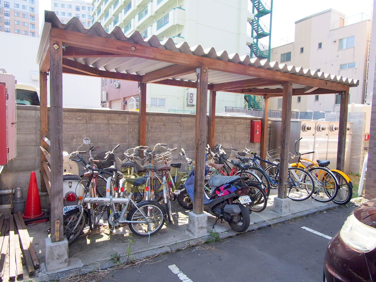 その他共有部分　屋根付き駐輪場完備しています♪