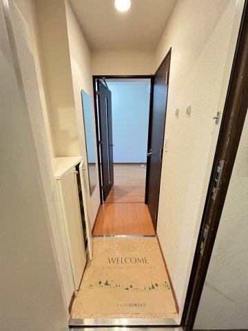 玄関　落ち着いた玄関です