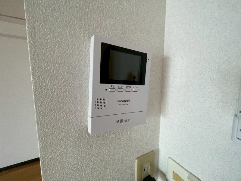 セキュリティ　ＴＶモニター付インターホンです。来客者の顔が見えるので安心！