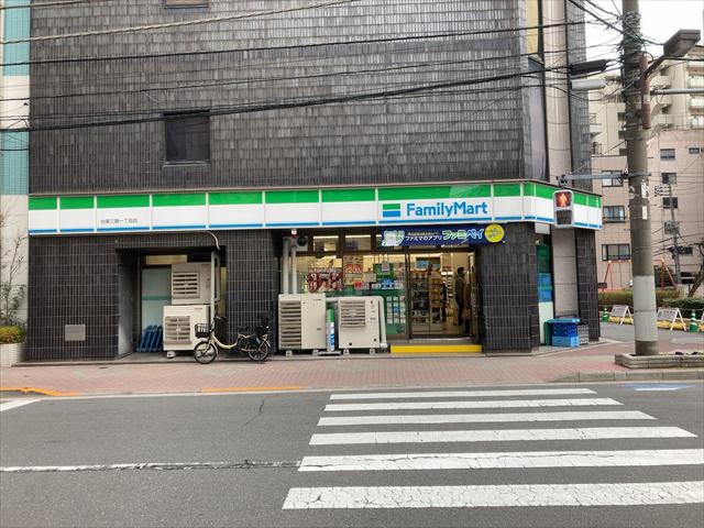 コンビニ　ファミリーマート台東三筋一丁目店（コンビニ）まで331m