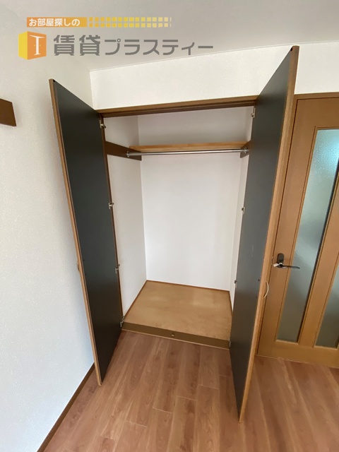 収納　大事な洋服がシワになりませんね。