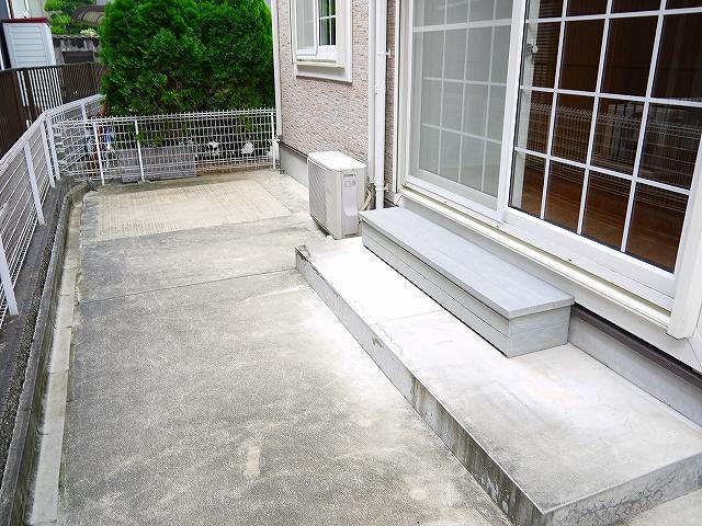バルコニー　外からの目が気にならないバルコニーで洗濯物が干せます