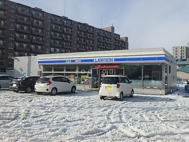 コンビニ　ローソン札幌北25西十六丁目店（コンビニ）まで202m
