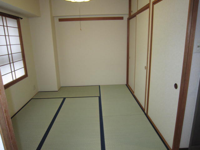 その他部屋・スペース　和室（反転間取り参考写真）