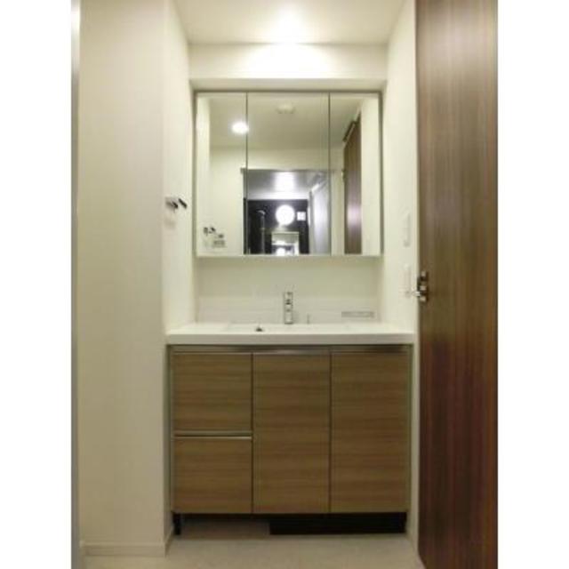 洗面設備　※写真は同タイプ住戸です。