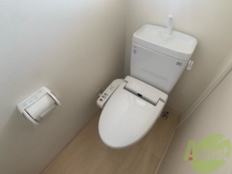 トイレ　こちらはトイレです。清潔感があり、安心して使用できます。