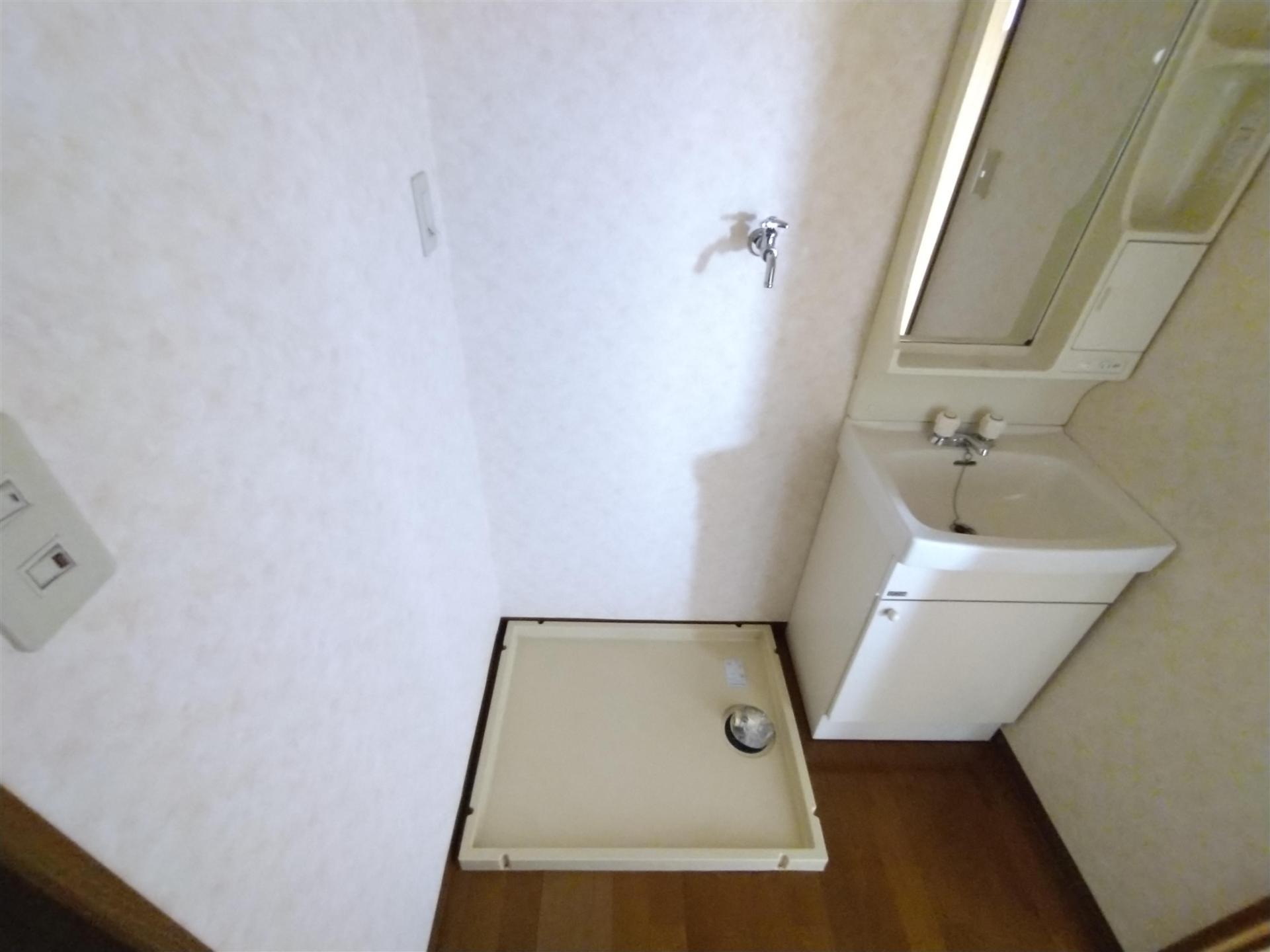 その他　室内洗濯機置場になります。