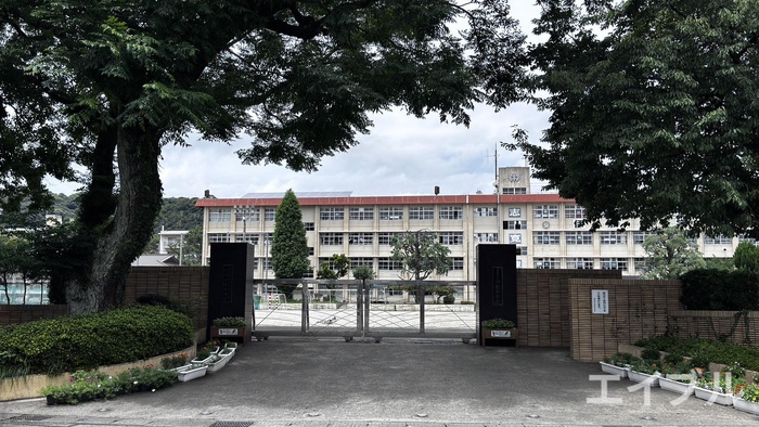 中学校　鹿児島市立伊敷中学校（中学校）まで1400m