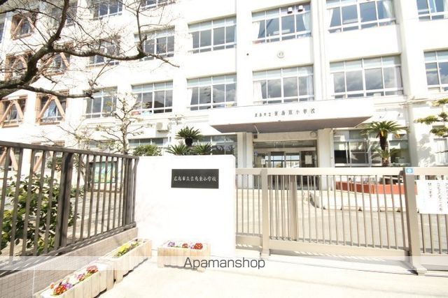 小学校　吉島東小学校（小学校）まで2193m