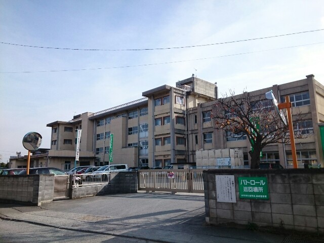 小学校　市立片岡小学校（小学校）まで400m