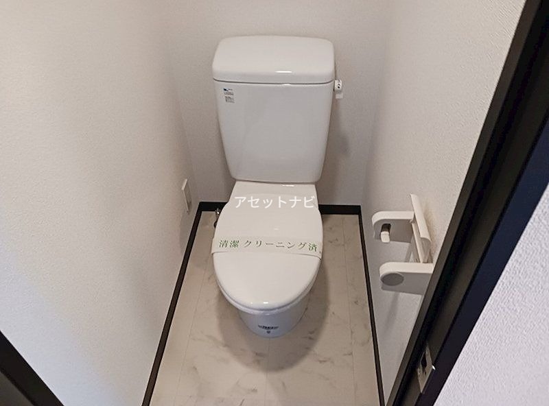 トイレ　※別部屋の参考画像です