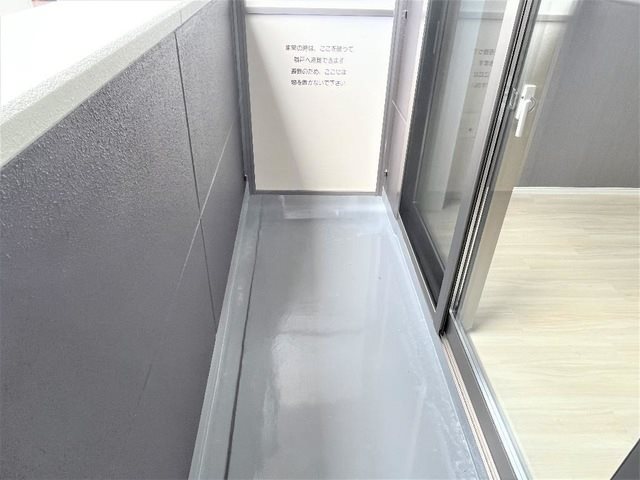 バルコニー　※同型タイプ参考写真