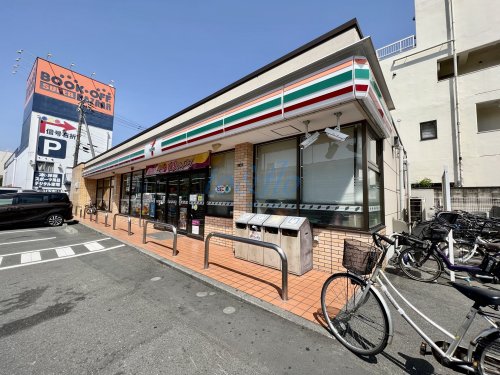 コンビニ　セブンイレブン川崎小向東店（コンビニ）まで735m