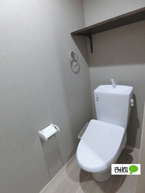 トイレ　温水洗浄便座