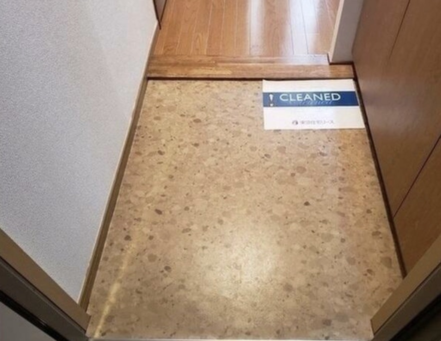 玄関　玄関です。