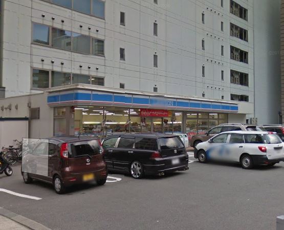 コンビニ　ローソン 博多駅東三丁目店（コンビニ）まで128m