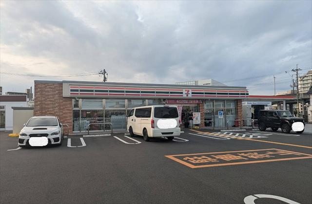 コンビニ　セブンイレブン鳥取駅南店（コンビニ）まで477m