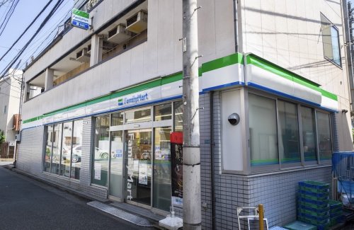 コンビニ　ファミリーマート 紀伊国屋中野一丁目店（コンビニ）まで158m