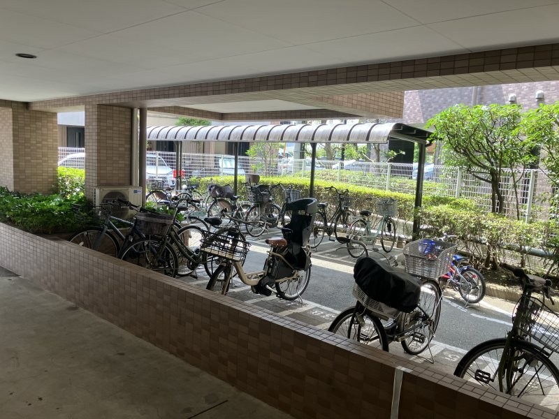 その他共有部分　屋根付き駐輪場