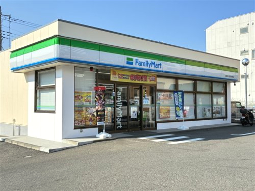 コンビニ　ファミリーマート 都筑中川区役所通り店（コンビニ）まで399m