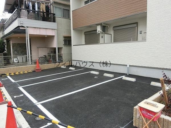 駐車場　敷地内駐車場！
