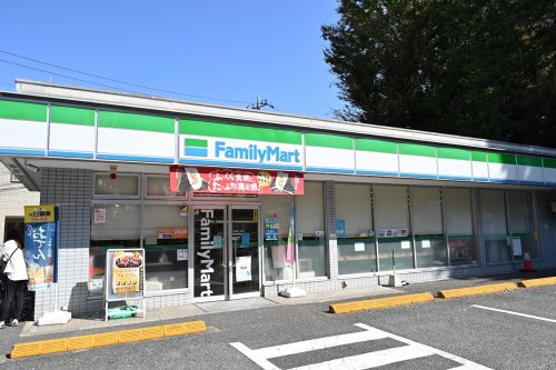 コンビニ　ファミリーマート 都立家政店（コンビニ）まで380m