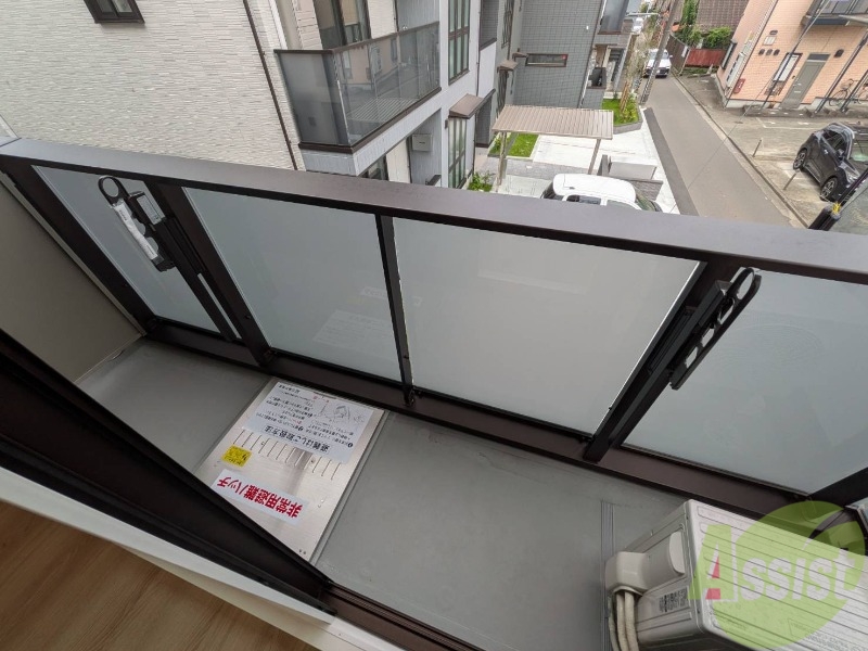 バルコニー　バルコニーが付いているので晴れた日は洗濯物が沢山干せますね。