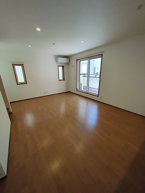川崎市宮前区菅生2丁目C号棟戸建の居間写真