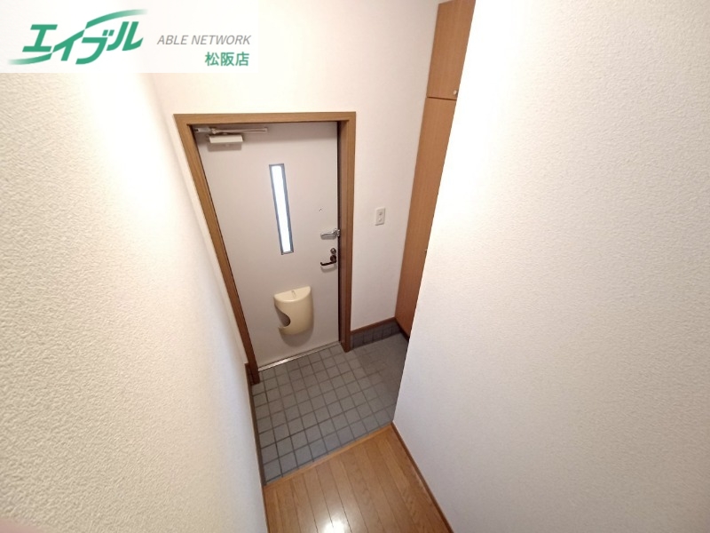 玄関　反転タイプ写真