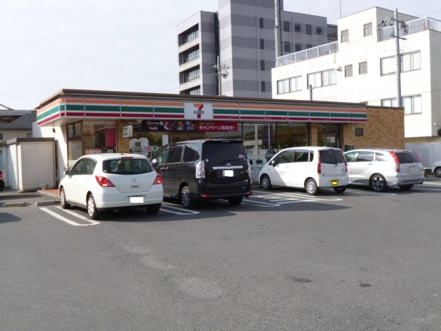 コンビニ　セブンイレブン（コンビニ）まで200m