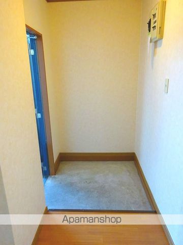 ＪＲ奥羽本線 米沢駅 バス乗車時間：10分 最寄りバス停で下車 徒歩3分 4階建 築38年の玄関写真