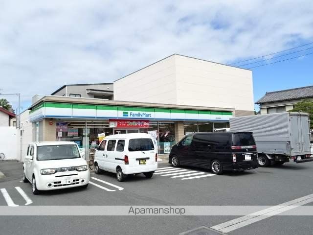 コンビニ　ファミリーマート（コンビニ）まで328m