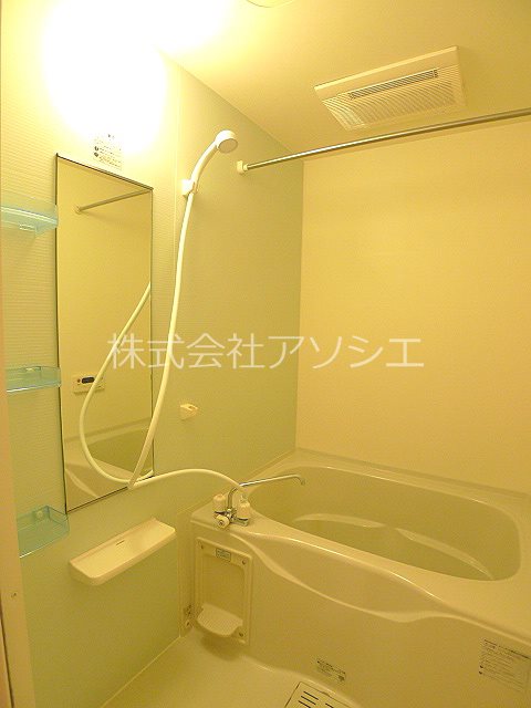 バス・シャワールーム　追い焚き機能付きバス